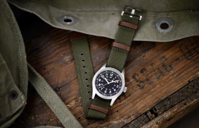 アメリカンカルチャーを纏うアドベンチャーウォッチ「カーキ」と